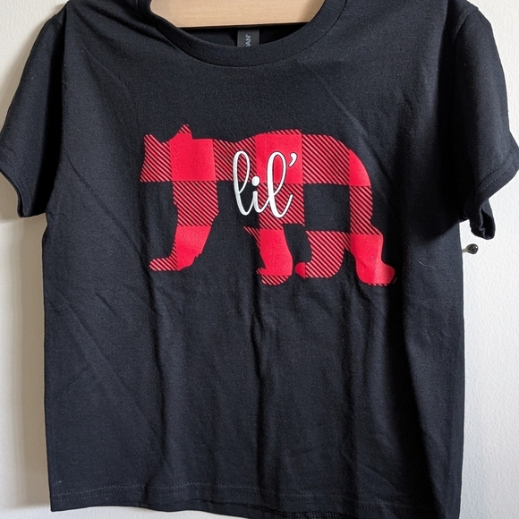 Gildan Black and Red Bear Design Short Sleeve Tees - Picture 2 of 7